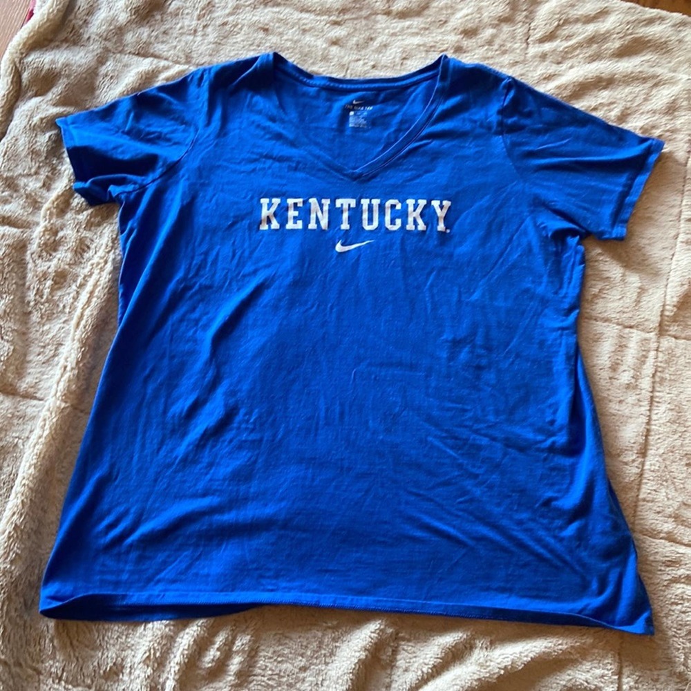 Women’s Kentucky Wildcats Nike V-neck size 2X Color blue